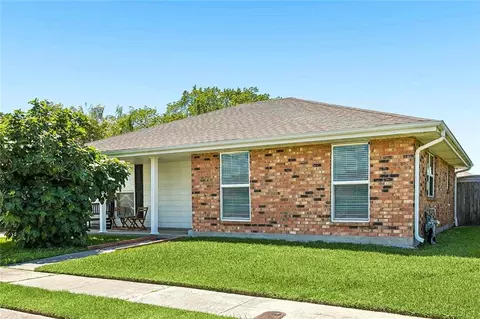 3624 Gallo Dr, Chalmette, LA 70043