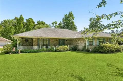 18380 Esterbrook Rd, Ponchatoula, LA 70454