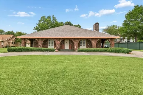 25 Manor Ln, Waggaman, LA 70094
