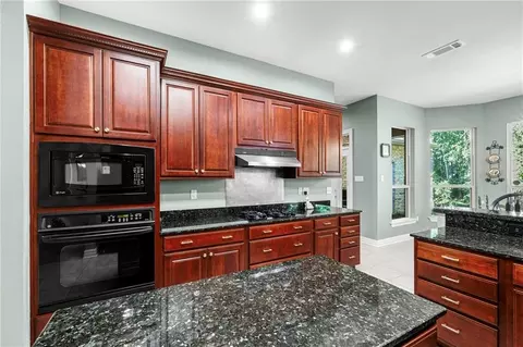 Kitchen - 102 Mayers Trce, Slidell, LA 70460 photo 2 of 5