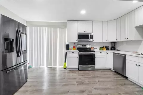 Kitchen - 39264 Kisatchie Dr, Slidell, LA 70461 photo 1 of 2