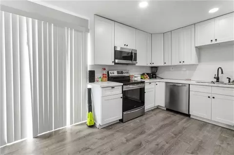 Kitchen - 39264 Kisatchie Dr, Slidell, LA 70461 photo 2 of 2
