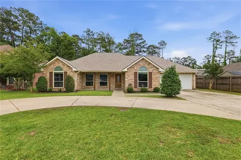 30184 Pine Oak Dr, Albany, LA 70711