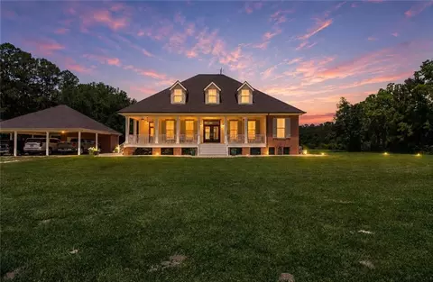 22435 Hoffman Rd, Mandeville, LA 70471