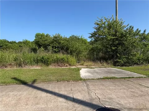 221 Navel Orange Dr, Buras, LA 70041