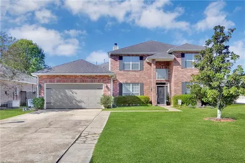 305 Stallion Ct, Covington, LA 70435