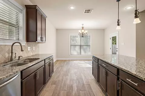 Entry Way - 444 Tiger Ave, Covington, LA 70433 photo 3 of 5