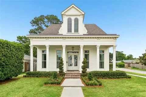 1801 Ridgelake Dr, Metairie, LA 70005