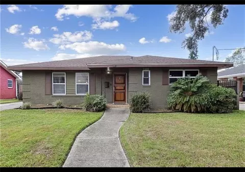 5400 Chatham Dr, New Orleans, LA 70122
