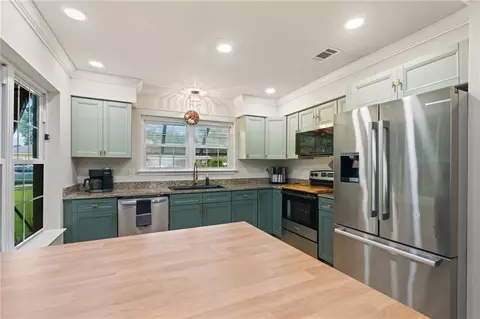 Kitchen - 224 E Queens Dr, Slidell, LA 70458 photo 1 of 3