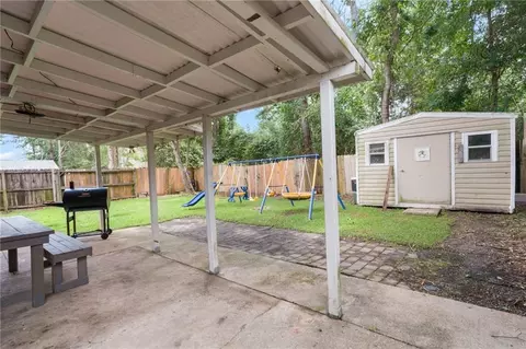 Exterior - 224 E Queens Dr, Slidell, LA 70458 photo 5 of 6