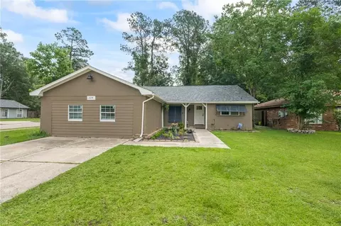 Exterior - 224 E Queens Dr, Slidell, LA 70458 photo 2 of 6