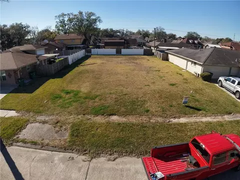 4052 Shawn Dr, Marrero, LA 70072