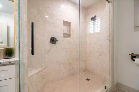 Bath - 636 Pine St, Norco, LA 70079 photo 3 of 5