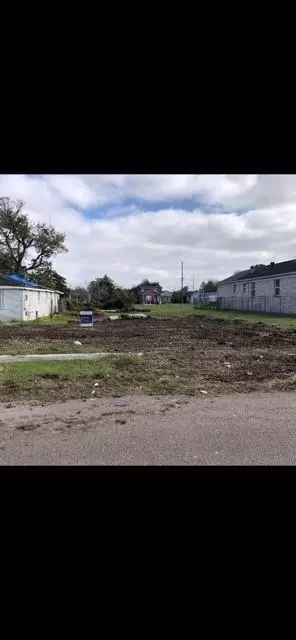 1923 Flood St, New Orleans, LA 70117