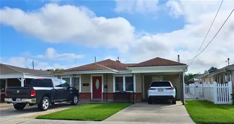 3041 Hero Dr, Gretna, LA 70053