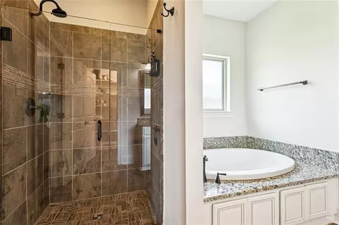 Bath - 286 Saw Grass Loop, Covington, LA 70435 photo 2 of 4