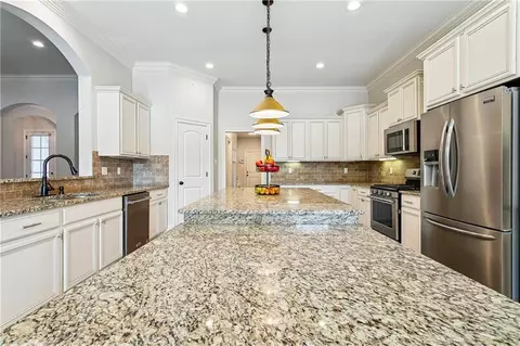 Kitchen - 286 Saw Grass Loop, Covington, LA 70435 photo 3 of 3