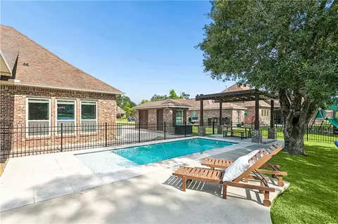 Exterior - 286 Saw Grass Loop, Covington, LA 70435 photo 4 of 12