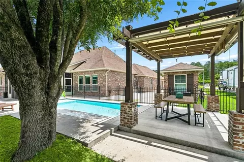 Exterior - 286 Saw Grass Loop, Covington, LA 70435 photo 6 of 12