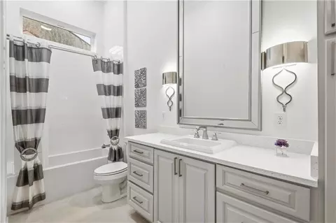 Bath - 610 Millikens Bnd, Covington, LA 70433 photo 4 of 6