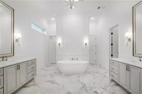 Bath - 610 Millikens Bnd, Covington, LA 70433 photo 2 of 6