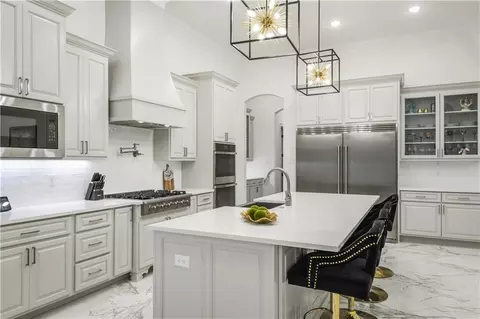 Kitchen - 610 Millikens Bnd, Covington, LA 70433 photo 2 of 4
