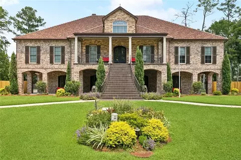 408 W Chase Ct, Mandeville, LA 70448