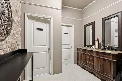 Entry Way - 408 W Chase Ct, Mandeville, LA 70448 photo 2 of 4