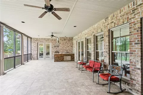 Exterior - 408 W Chase Ct, Mandeville, LA 70448 photo 4 of 13
