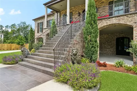Exterior - 408 W Chase Ct, Mandeville, LA 70448 photo 3 of 13