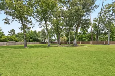 Exterior - 408 W Chase Ct, Mandeville, LA 70448 photo 12 of 13