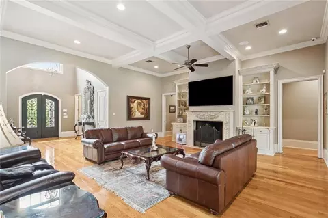 Living - 408 W Chase Ct, Mandeville, LA 70448 photo 3 of 6
