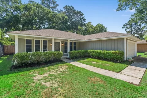380 Ridgewood Dr, Mandeville, LA 70471