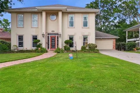 22 Chateau Trianon Dr, Kenner, LA 70065