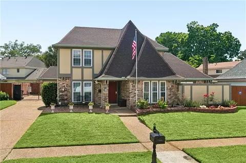 77 Yellowstone Dr, New Orleans, LA 70131
