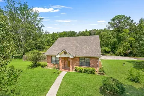 65398 Maple St, Mandeville, LA 70448