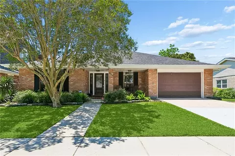 925 Champagne Dr, Kenner, LA 70065