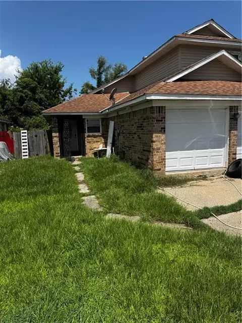 13641 N Cavelier Dr, New Orleans, LA 70129