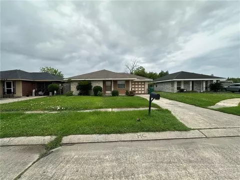 1597 Jefferson Dr, Laplace, LA 70068
