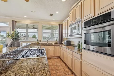Kitchen - 154 Lighthouse Pt, Slidell, LA 70458 photo 3 of 3