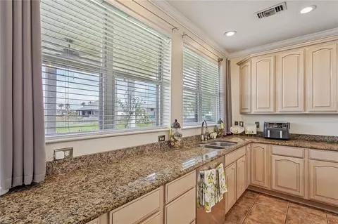 Kitchen - 154 Lighthouse Pt, Slidell, LA 70458 photo 2 of 3