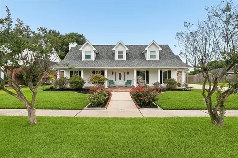 2101 Carmel Valley Dr, Laplace, LA 70068