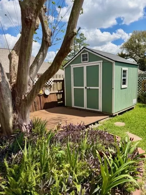 Exterior - 111 E Killarney Dr, Thibodaux, LA 70301 photo 3 of 4