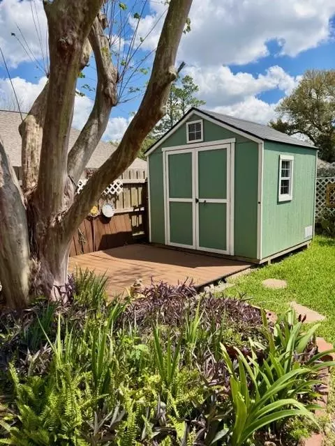 Exterior - 111 E Killarney Dr, Thibodaux, LA 70301 photo 4 of 4
