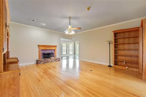 Living - 111 E Killarney Dr, Thibodaux, LA 70301 photo 1 of 1