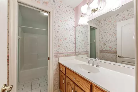 Bath - 111 E Killarney Dr, Thibodaux, LA 70301 photo 2 of 2