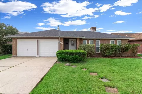 4029 S Woodbine St, Harvey, LA 70058