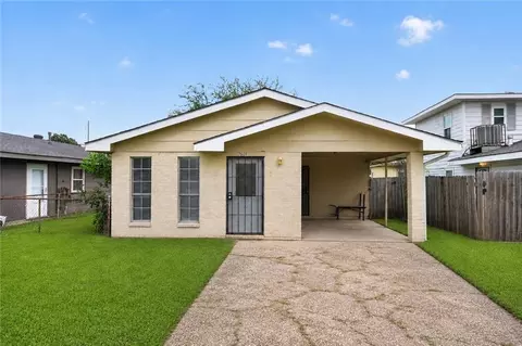 7601 Shorewood Blvd, New Orleans, LA 70128