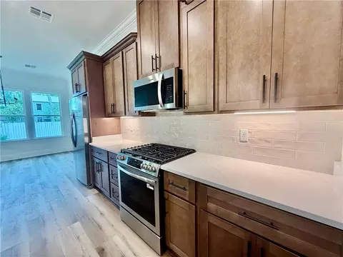 Kitchen - 306 St Anthony St, Luling, LA 70070 photo 3 of 5